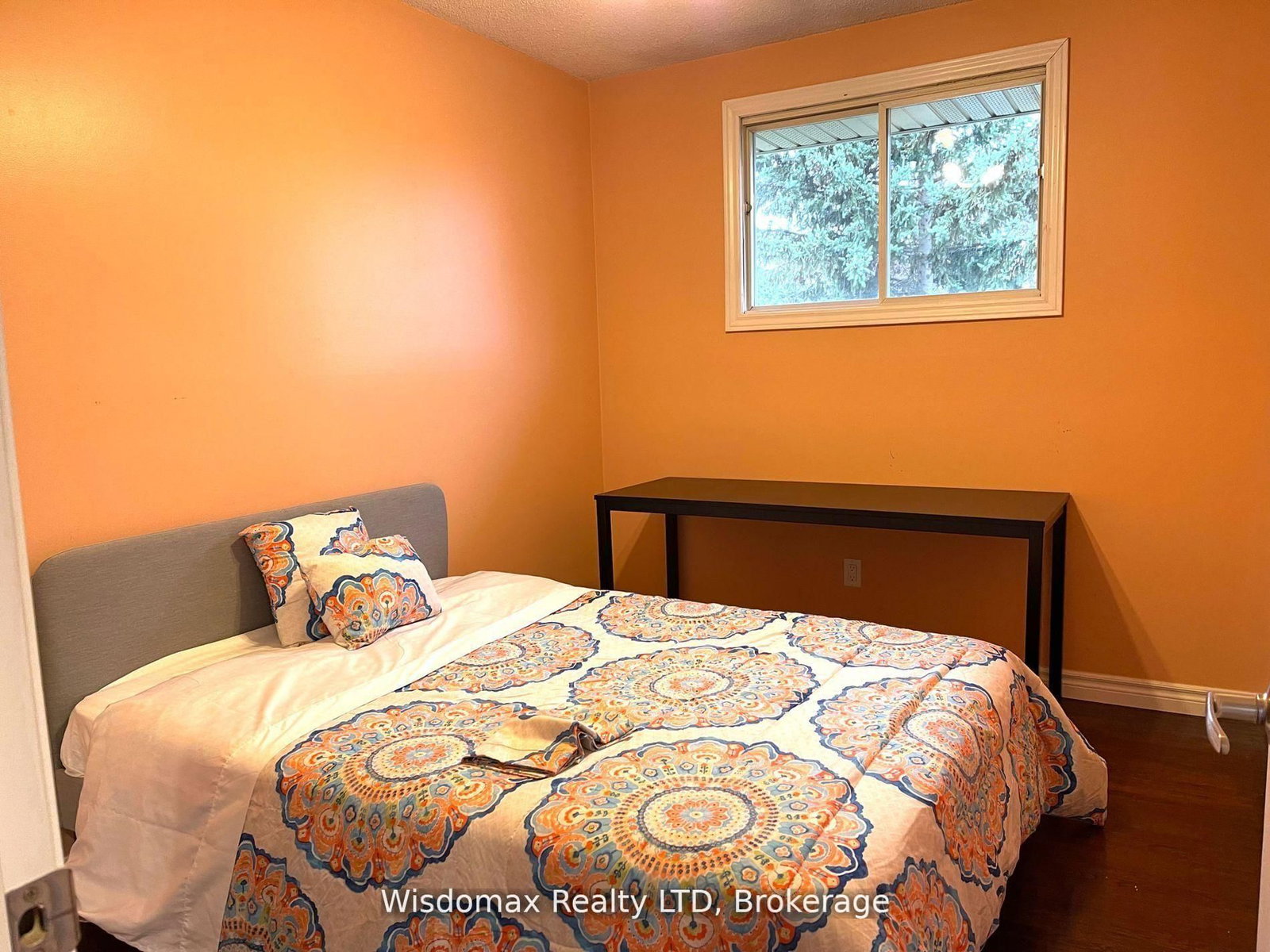 Detached House for sale at 7 GREENMEADOW Court, St. Catharines, Ontario, L2P 1X7 - Fairview - MLS: X12980388