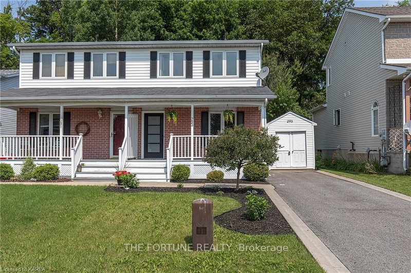 home for sale on 293 Grandtrunk Avenue E