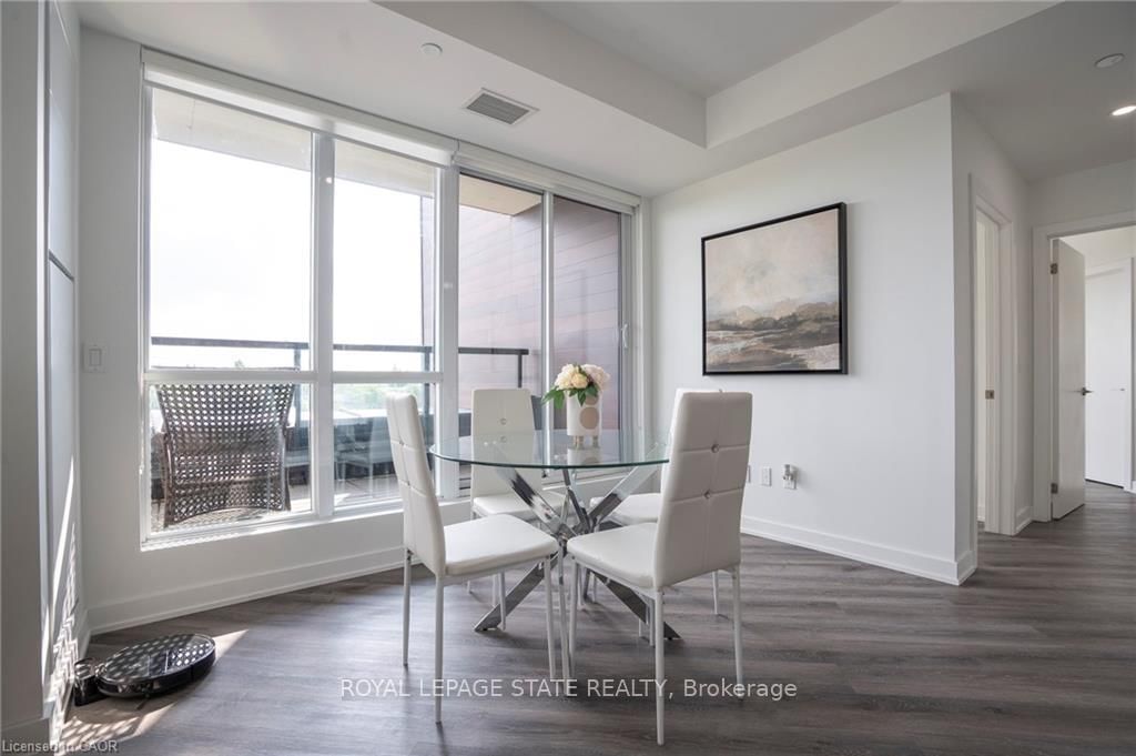 600 North Service Road, Unit 418
