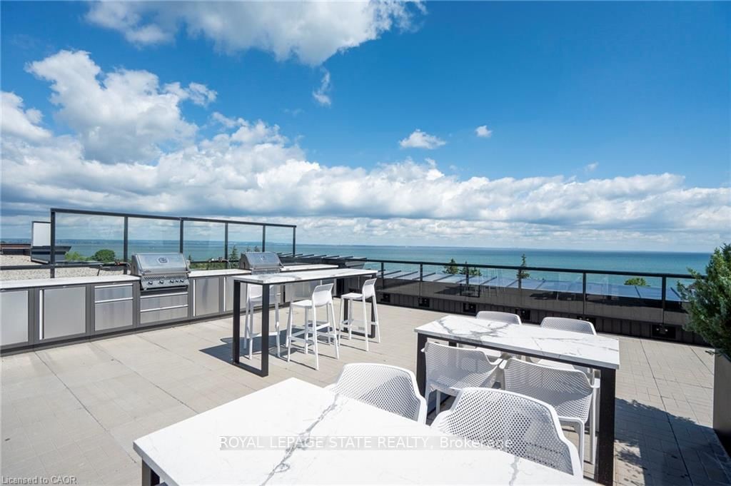 600 North Service Road, Unit 418