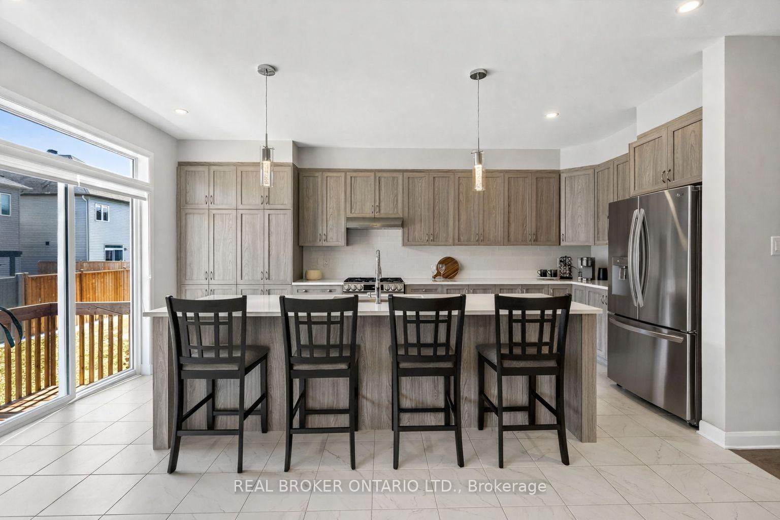 Detached House for sale at 548 Anchor Circle, Manotick, Ontario, K2B 7Z5 - Mahogany Community - MLS: X12980536