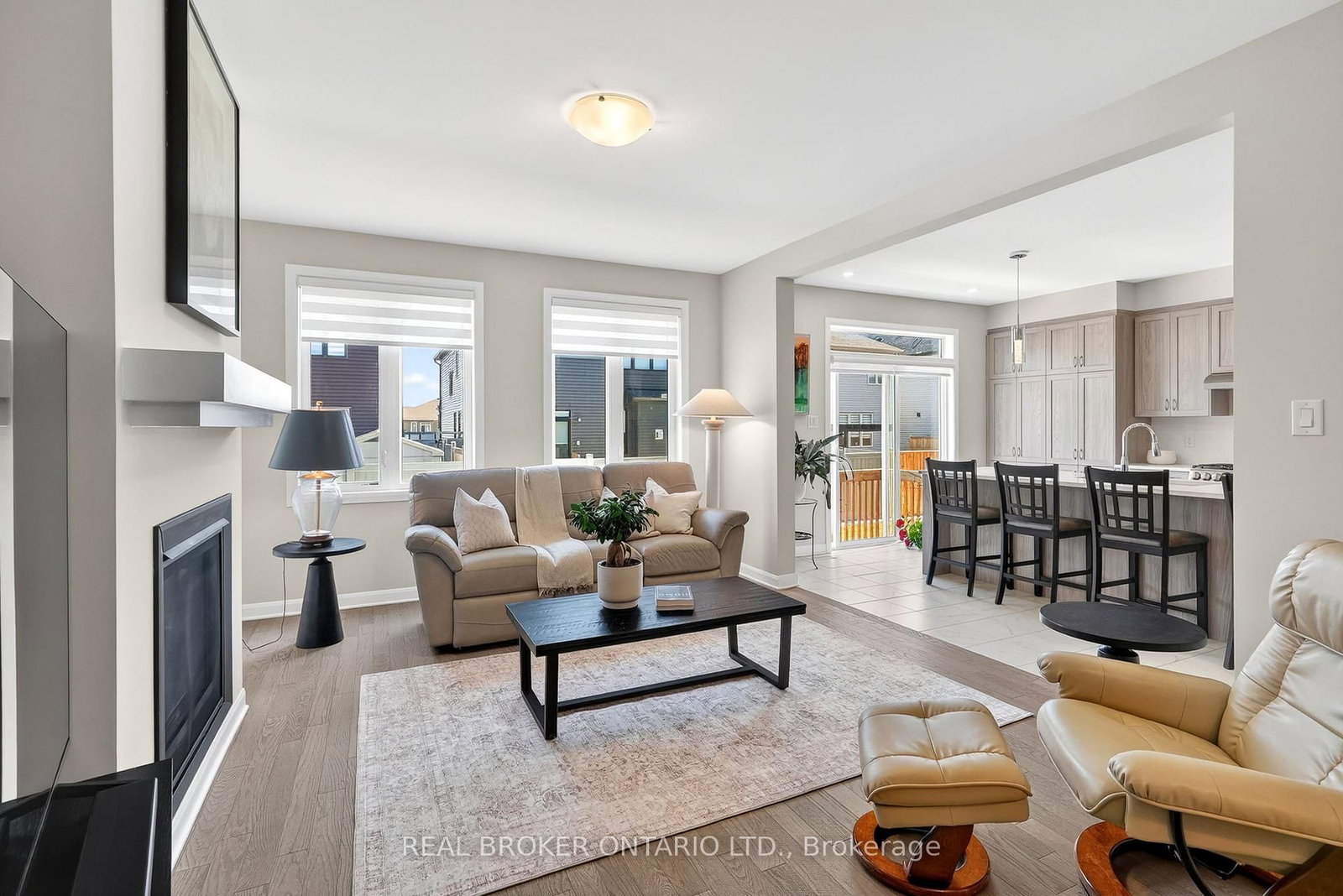 Detached House for sale at 548 Anchor Circle, Manotick, Ontario, K2B 7Z5 - Mahogany Community - MLS: X12980536