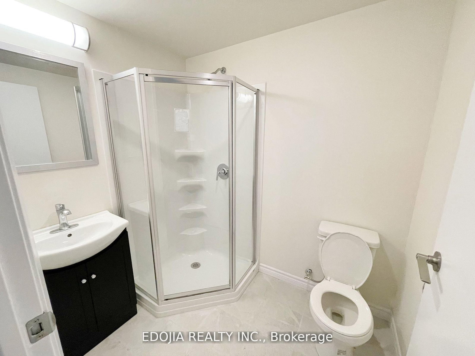 246 Lester Street, Unit 608 - Photo 9