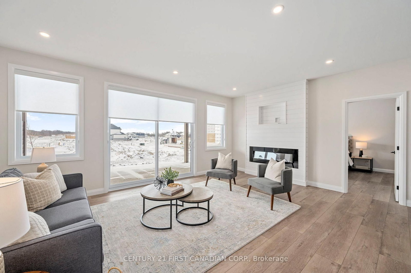 Townhouse for sale at 11-32 Postma Crescent, North Middlesex, Ontario, N0M 1A0 - Ailsa Craig - MLS: X12980634