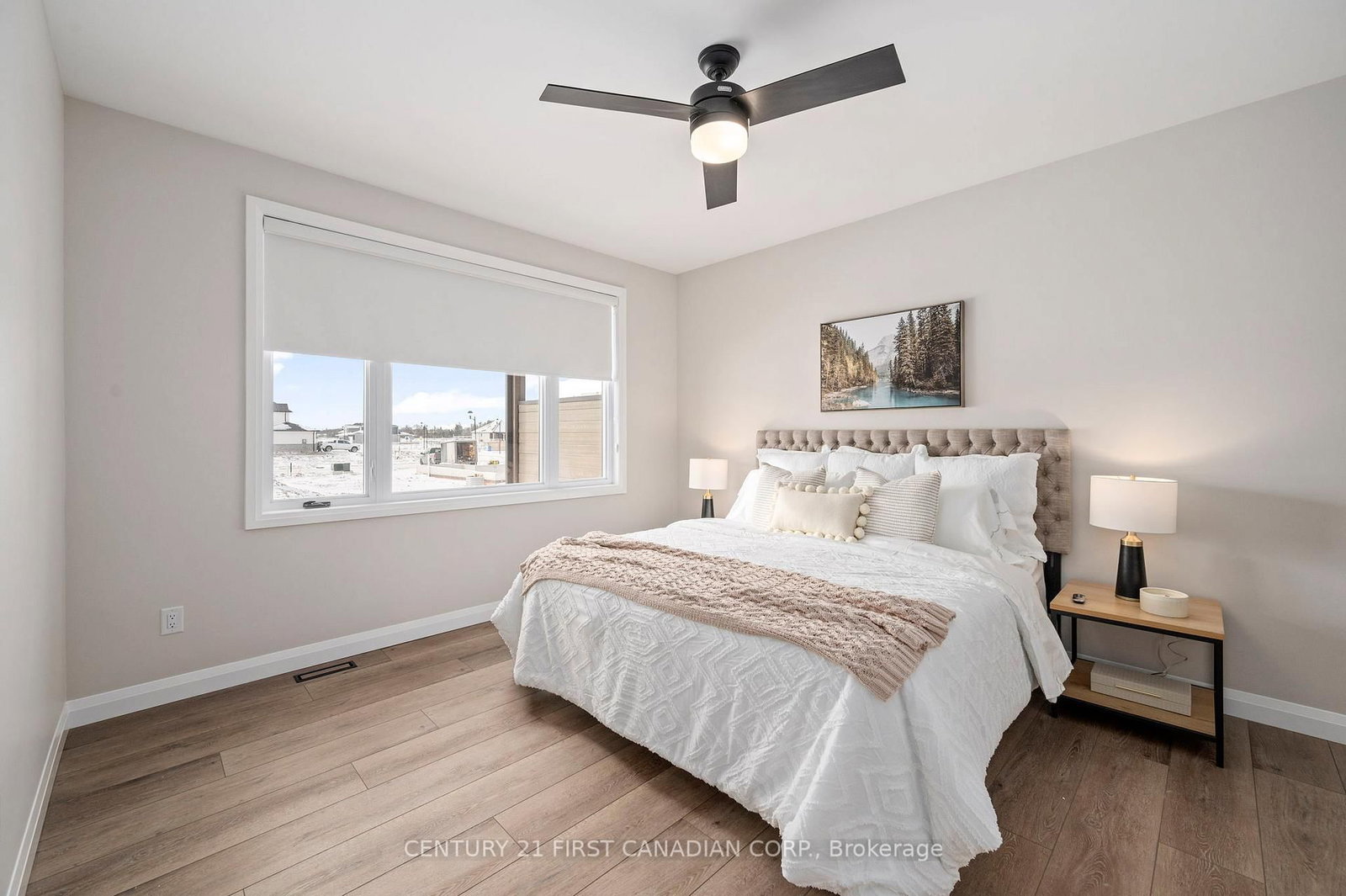 Townhouse for sale at 11-32 Postma Crescent, North Middlesex, Ontario, N0M 1A0 - Ailsa Craig - MLS: X12980634