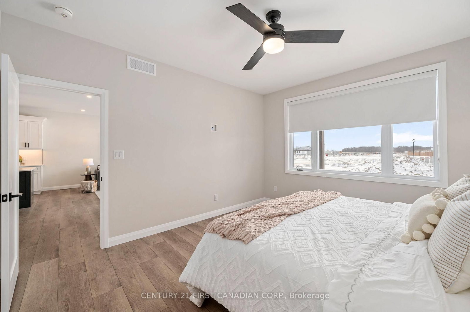 Townhouse for sale at 11-32 Postma Crescent, North Middlesex, Ontario, N0M 1A0 - Ailsa Craig - MLS: X12980634