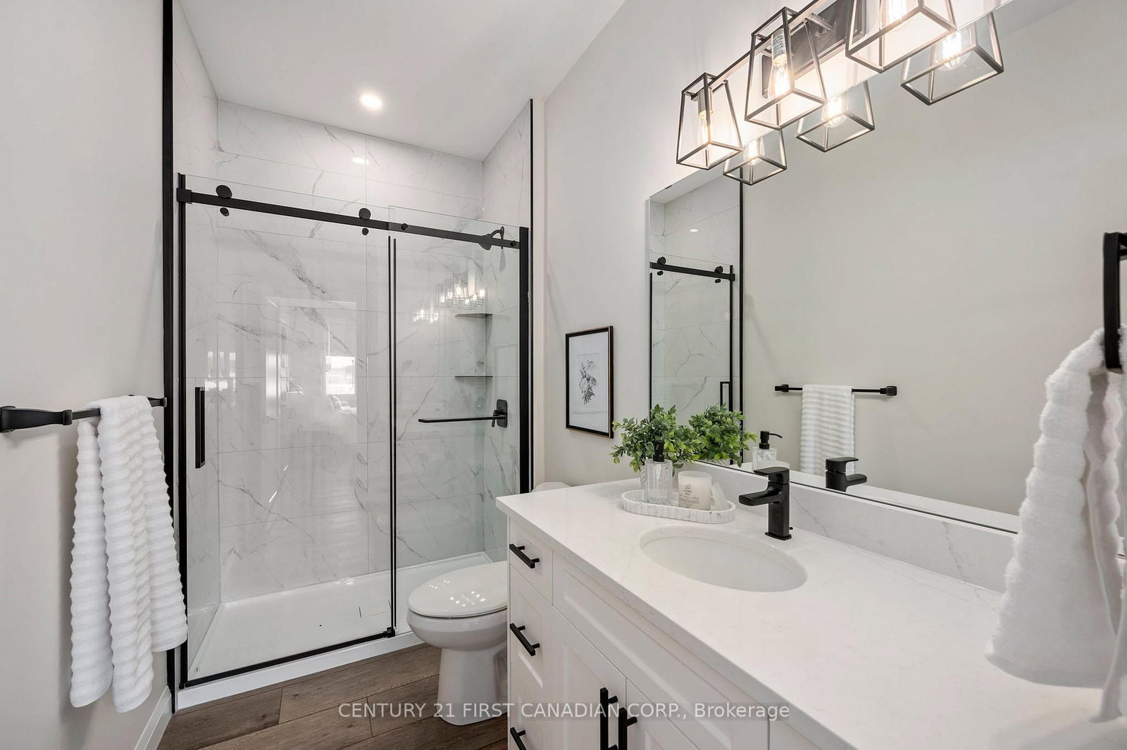 Townhouse for sale at 11-32 Postma Crescent, North Middlesex, Ontario, N0M 1A0 - Ailsa Craig - MLS: X12980634