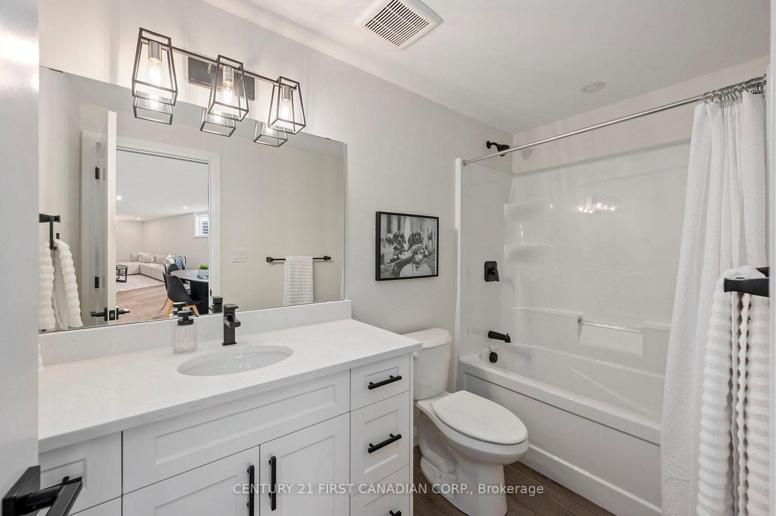 Townhouse for sale at 11-32 Postma Crescent, North Middlesex, Ontario, N0M 1A0 - Ailsa Craig - MLS: X12980634