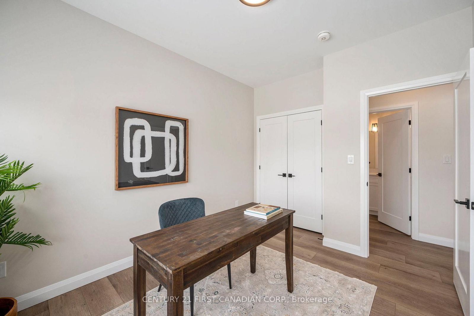 Townhouse for sale at 11-32 Postma Crescent, North Middlesex, Ontario, N0M 1A0 - Ailsa Craig - MLS: X12980634