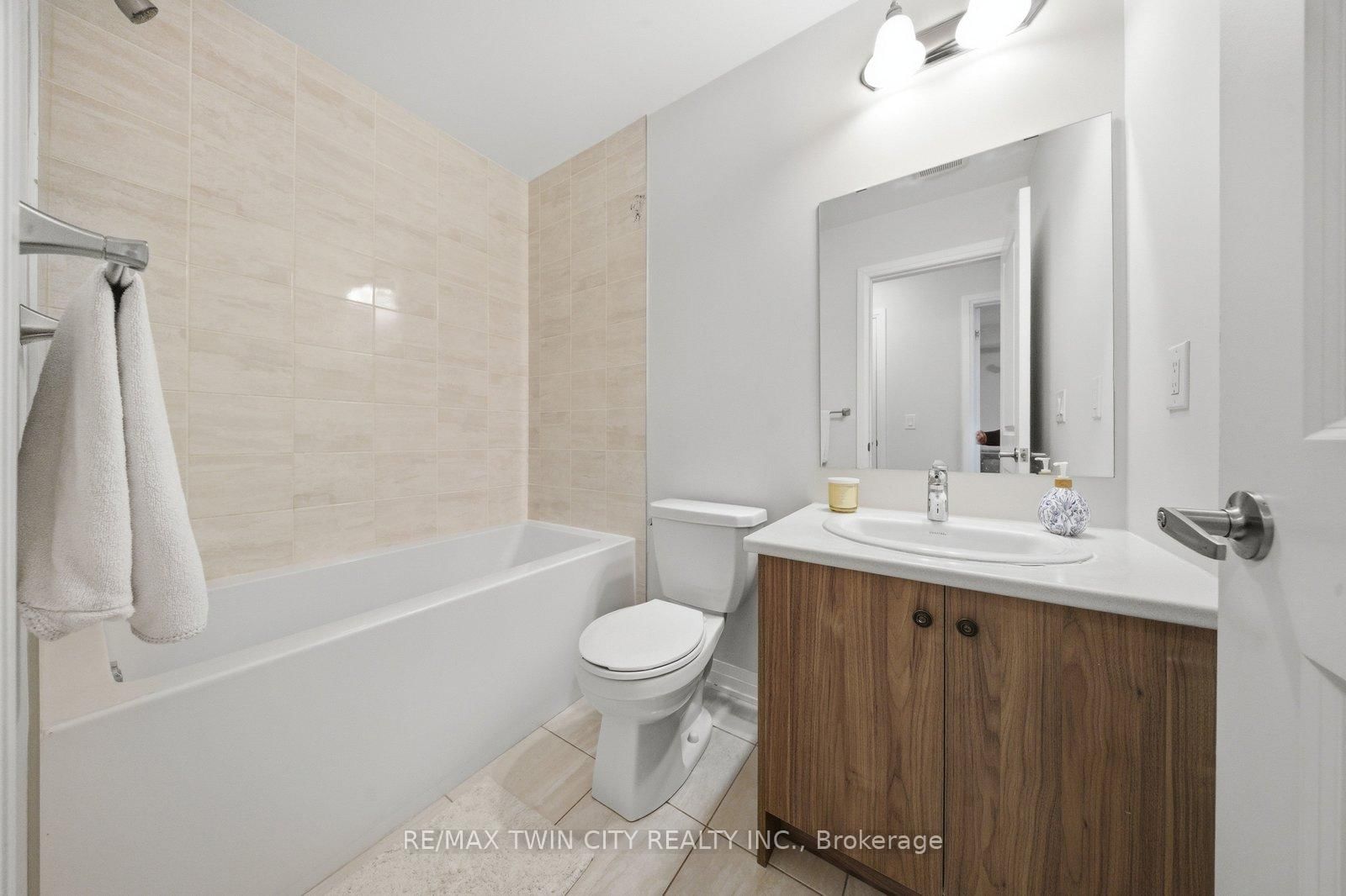 585 Colborne Street E, Unit 1113 - Photo 22