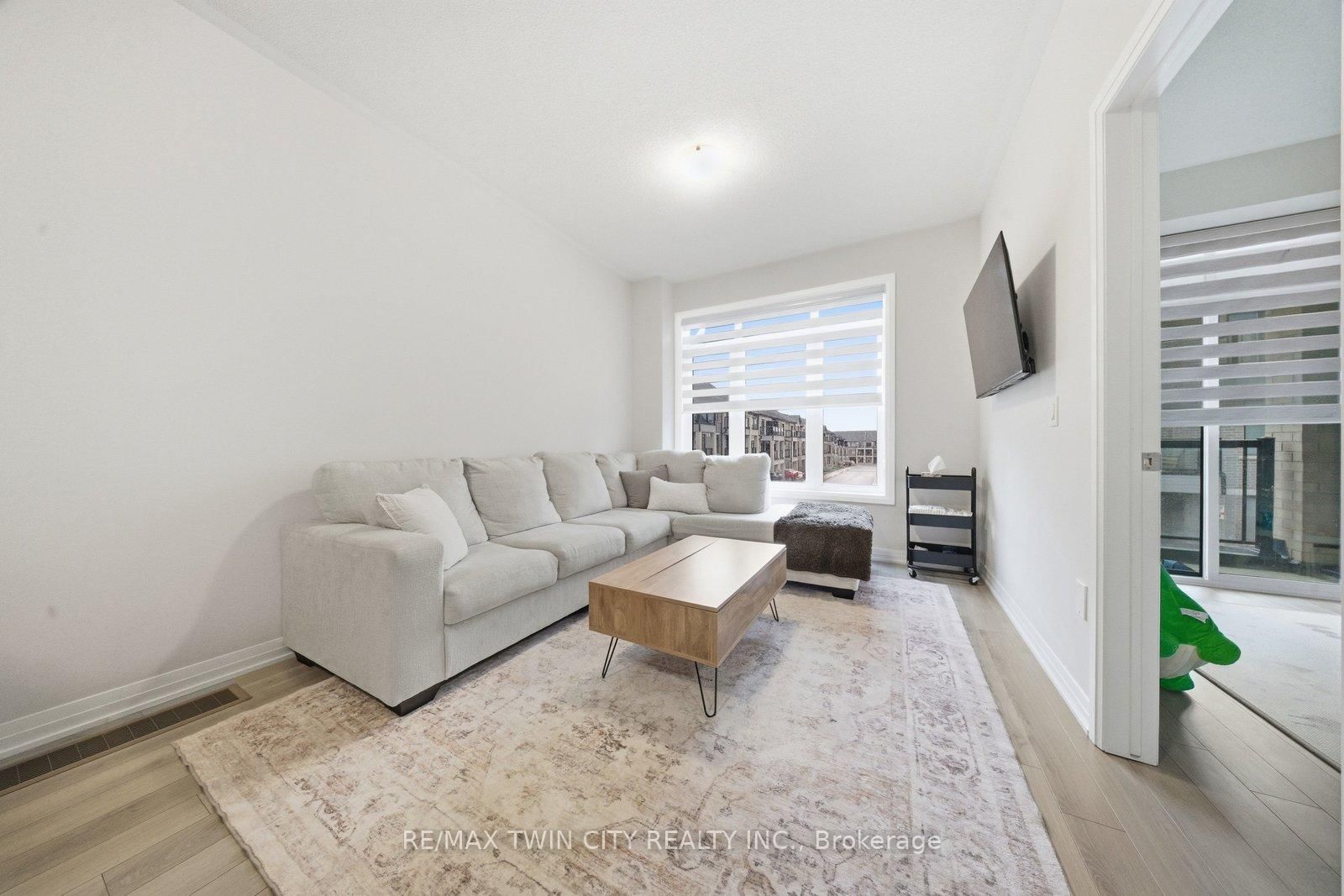 585 Colborne Street E, Unit 1113 - Photo 6