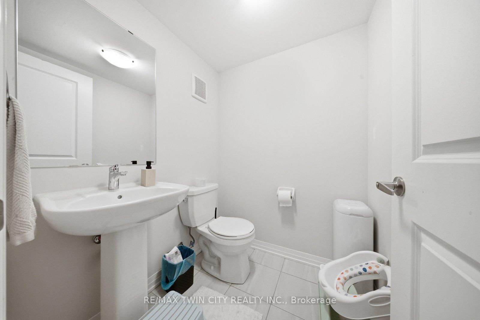585 Colborne Street E, Unit 1113 - Photo 8