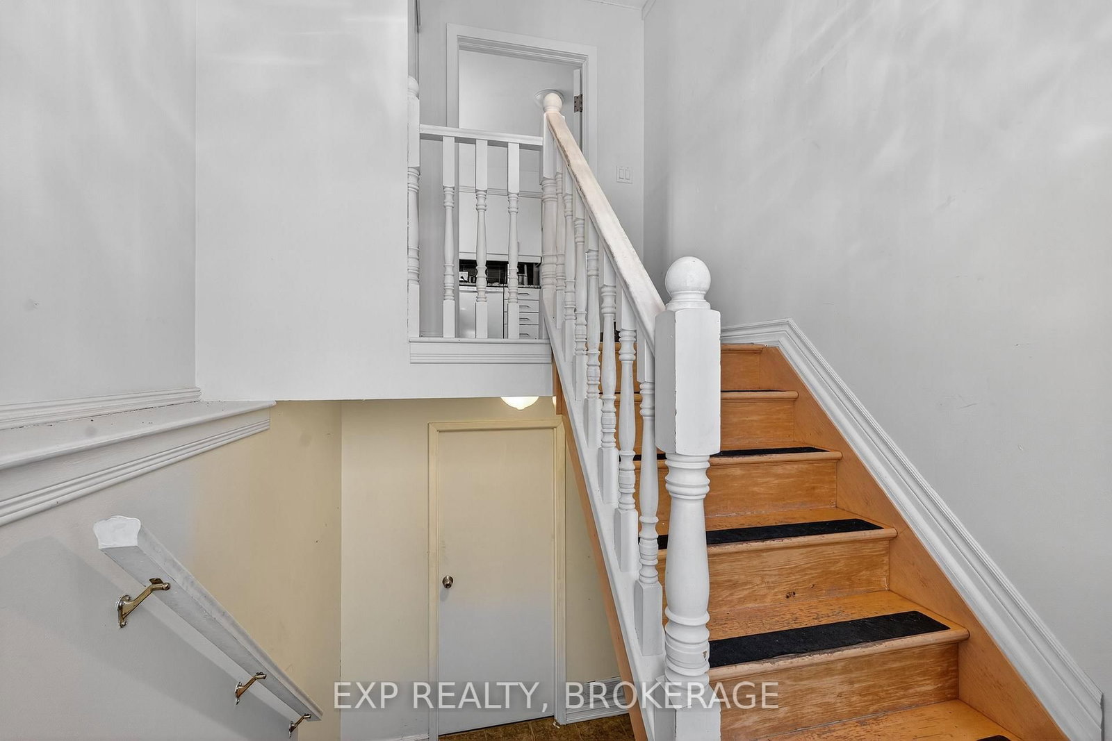 753 RIDLEY Drive • Kingston, ON photo 10