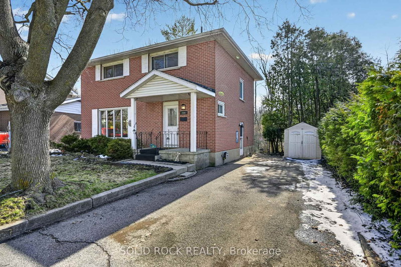 209 Reynolds Dr E, Brockville, K6V 1X8 | Image 2
