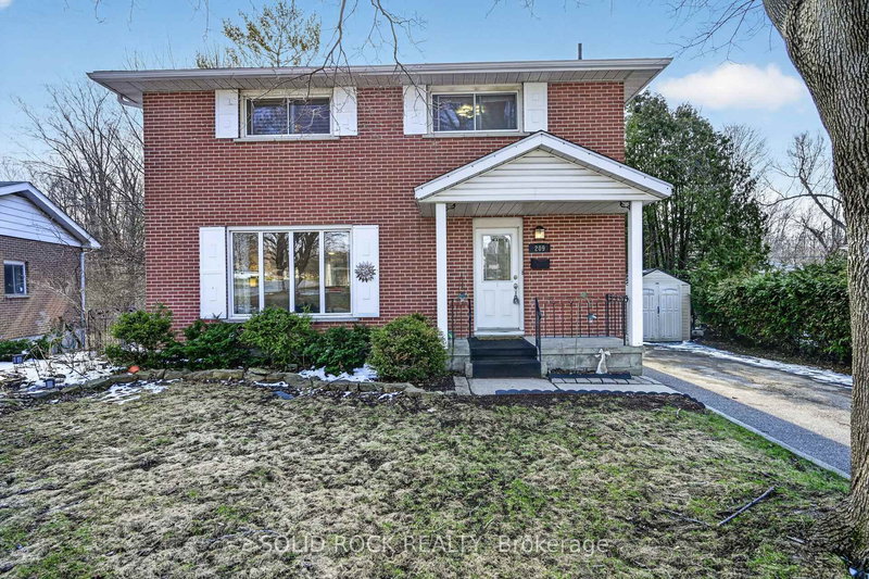 209 Reynolds Dr E, Brockville, K6V 1X8 | Image 3