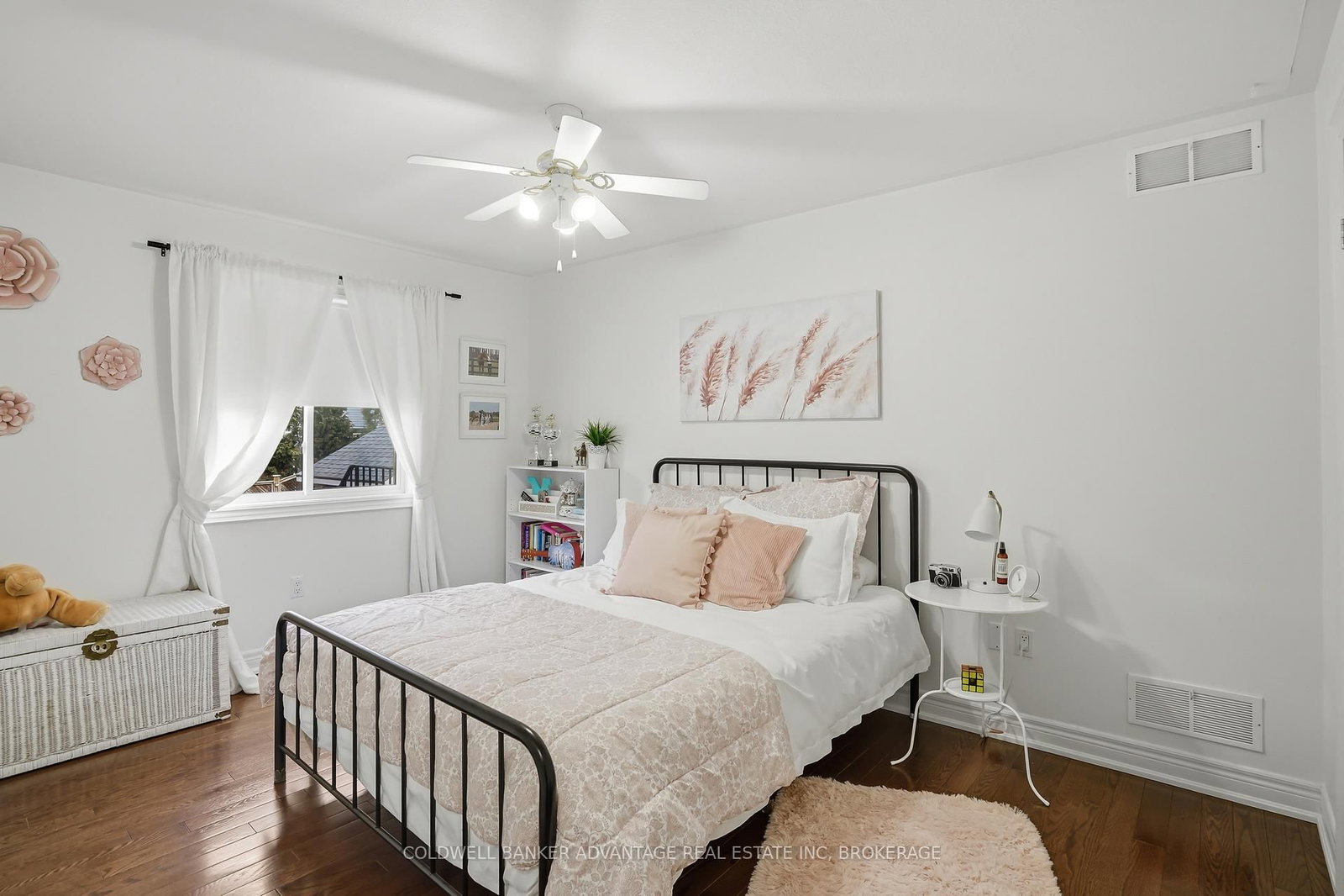 Detached House for sale at 9 Bacon Lane, Pelham, Ontario, L3E 0P5 - Fonthill - MLS: X12980868