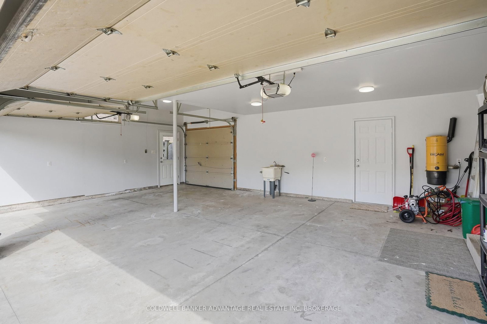 Detached House for sale at 9 Bacon Lane, Pelham, Ontario, L3E 0P5 - Fonthill - MLS: X12980868