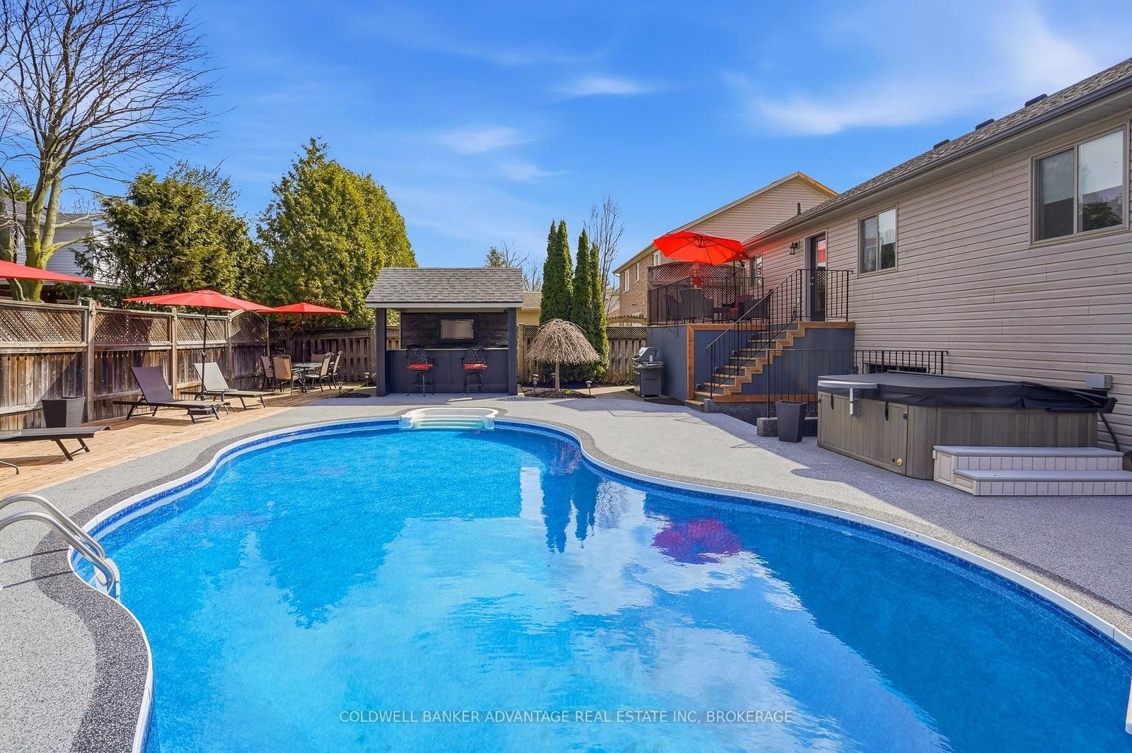 Detached House for sale at 9 Bacon Lane, Pelham, Ontario, L3E 0P5 - Fonthill - MLS: X12980868