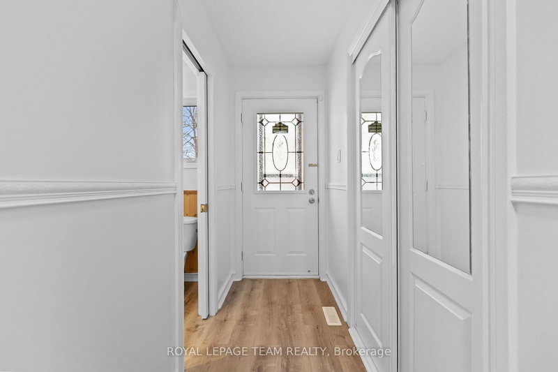 6356 Mary Jane Cres, Orleans, K1C 3C2 | Image 3