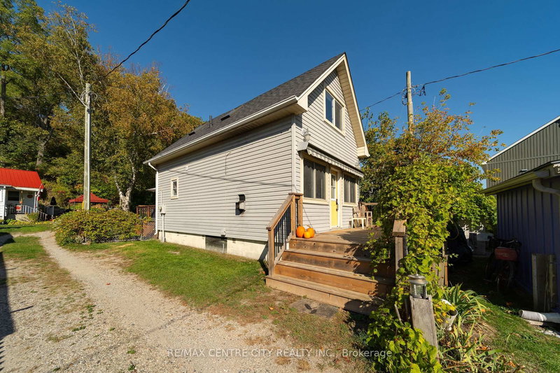 417 Edith Cavell Blvd, Central Elgin, N5L 1E7 | Image 3