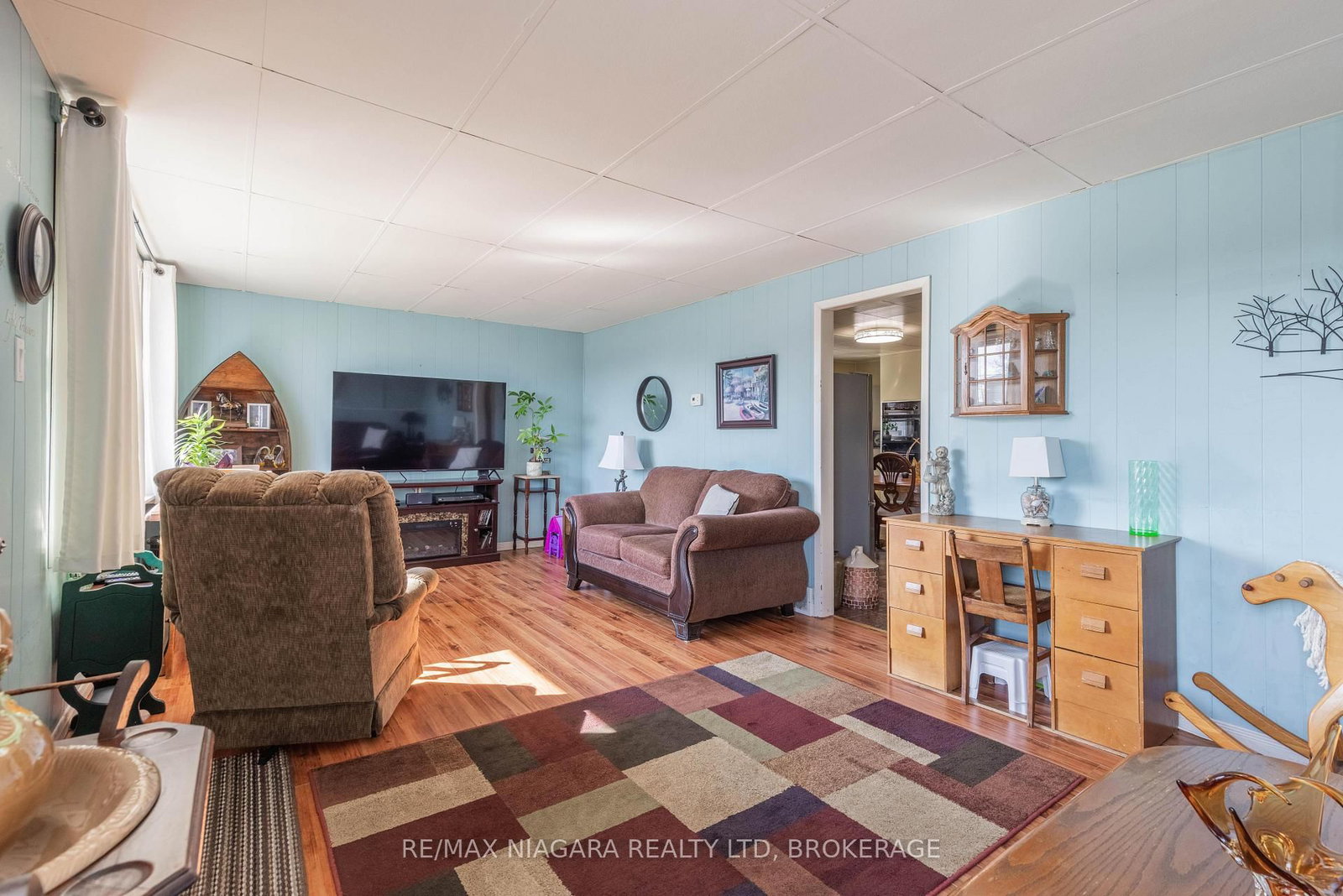 Detached House for sale at 42 Douglas Street, Fort Erie, Ontario, L2A 3W5 - Central - MLS: X12981022