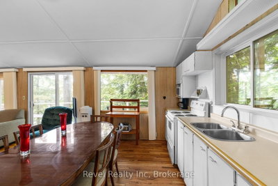 1096 Cowan Park Road — more photos