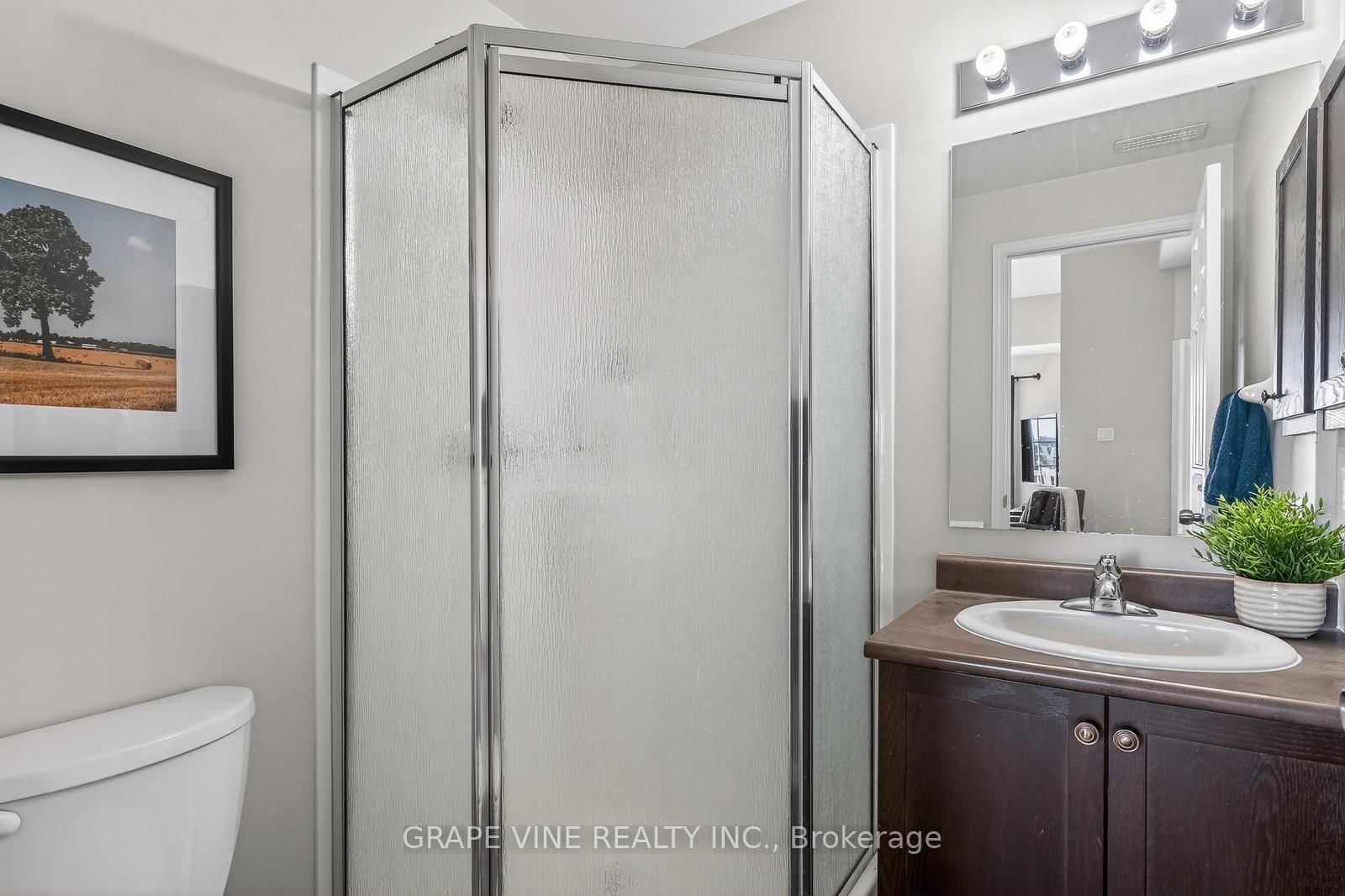 104 ARTESA Private • #F • Ottawa, ON photo 32
