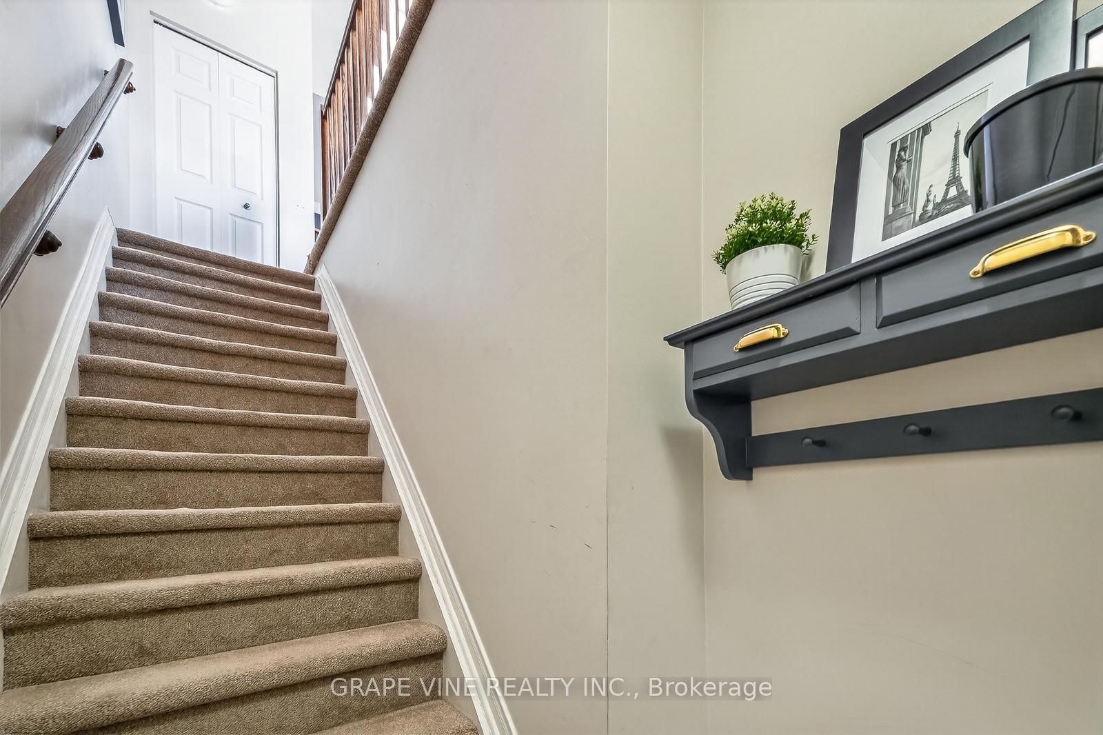 104 ARTESA Private, Unit F - Photo 9