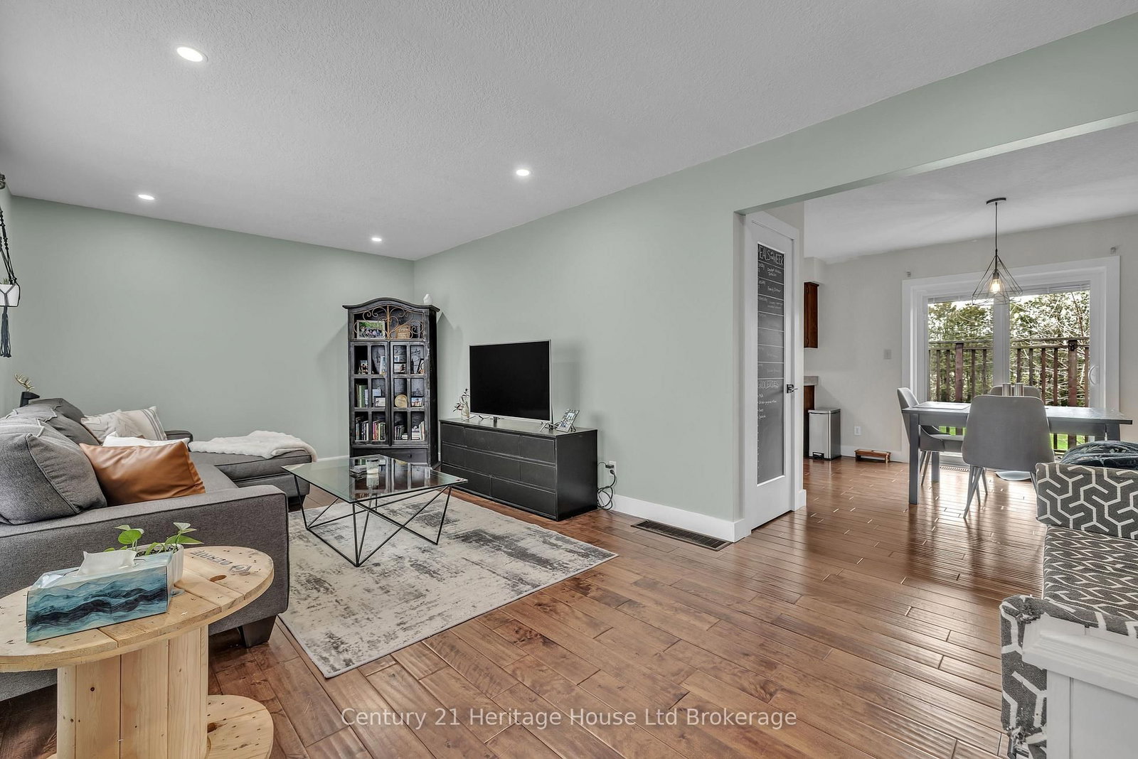 Listing Image 7