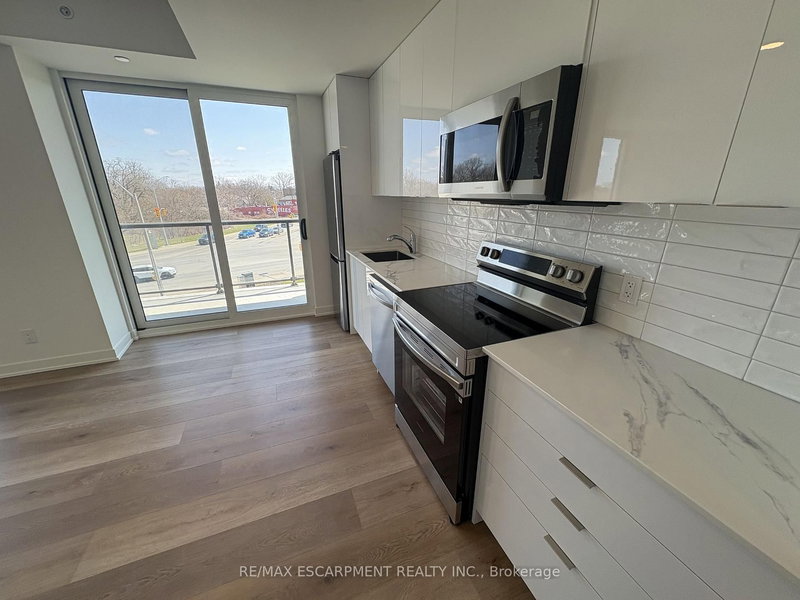 home for lease on 307-33 Erie Avenue