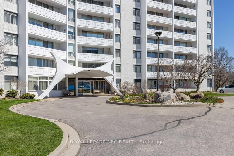 1205 - 15 Towering Hts, St. Catharines, L2T 3G7 | Image 3