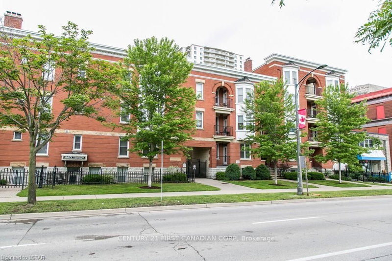 home for lease on 101-440 Wellington Street