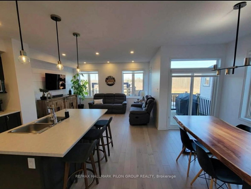 38 Riddell St, Carleton Place, K7C 0J4 | Image 3