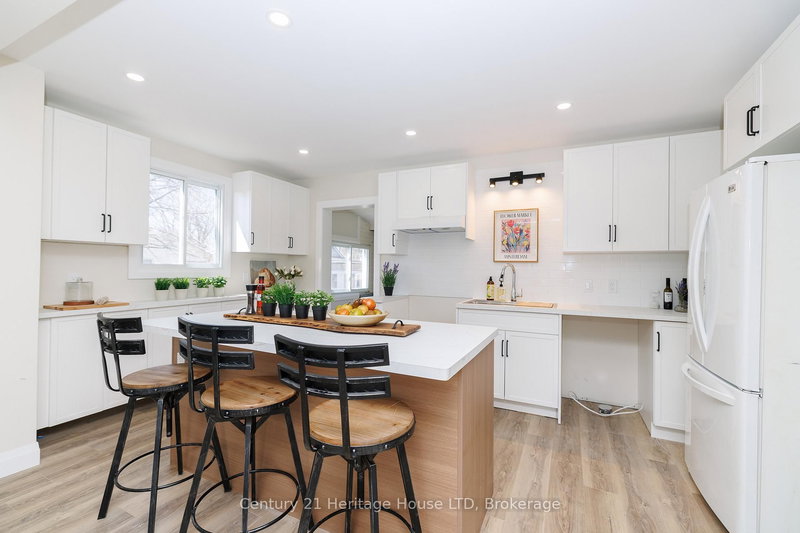 197 Murray St, Fort Erie, L2A 2B7 | Image 2