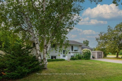 4 O'Neil Crescent • Quinte West, ON photo 2