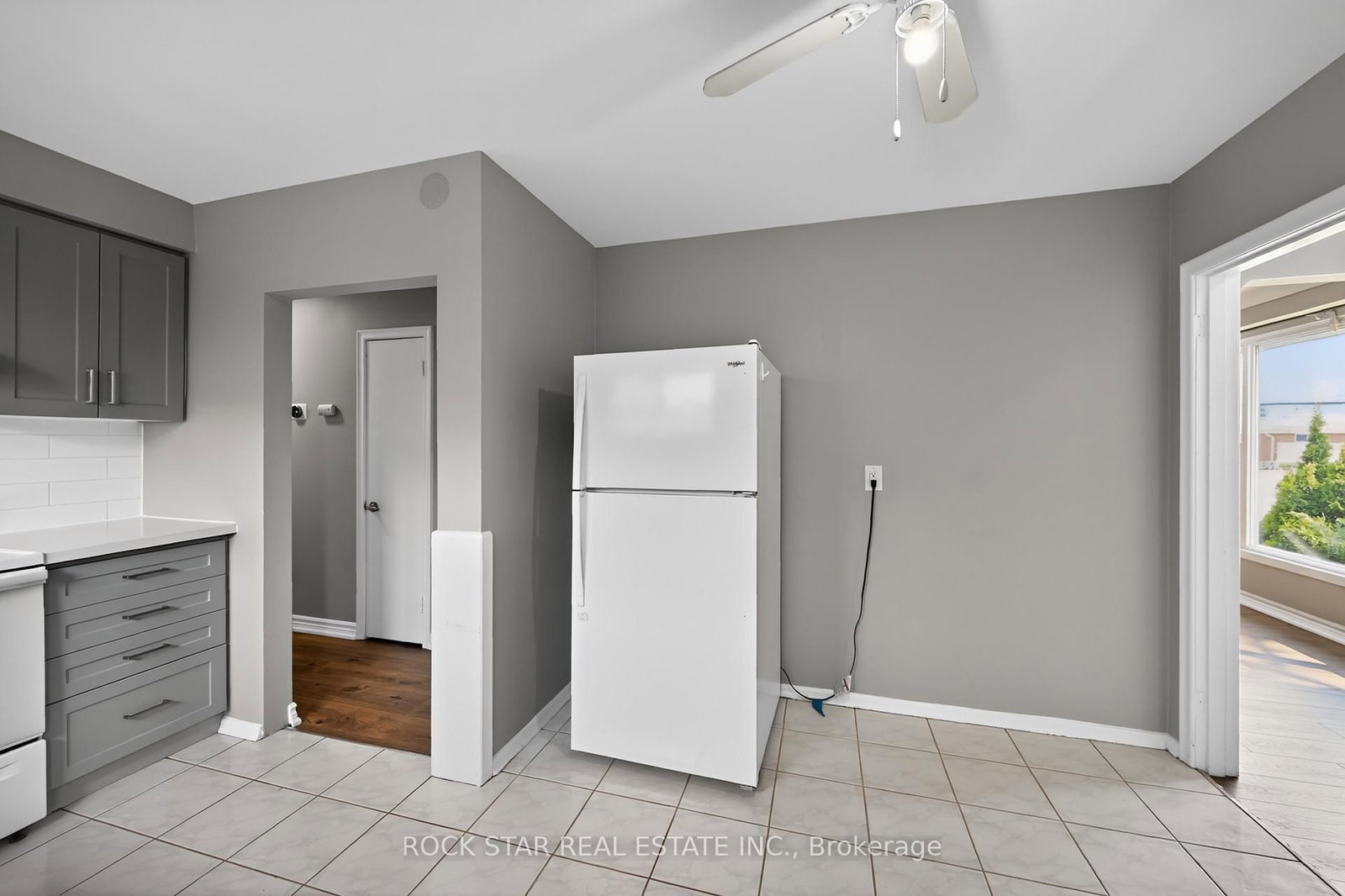 Detached House for sale at 76 Terrace Drive, Hamilton, Ontario, L9A 2Y6 - Balfour - MLS: X12981376