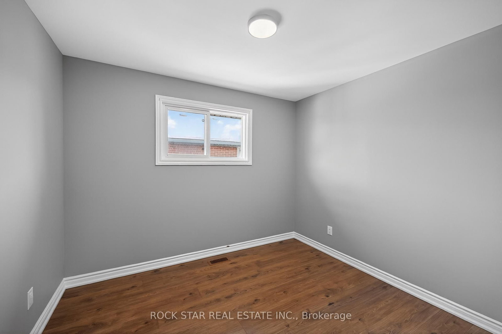 Detached House for sale at 76 Terrace Drive, Hamilton, Ontario, L9A 2Y6 - Balfour - MLS: X12981376