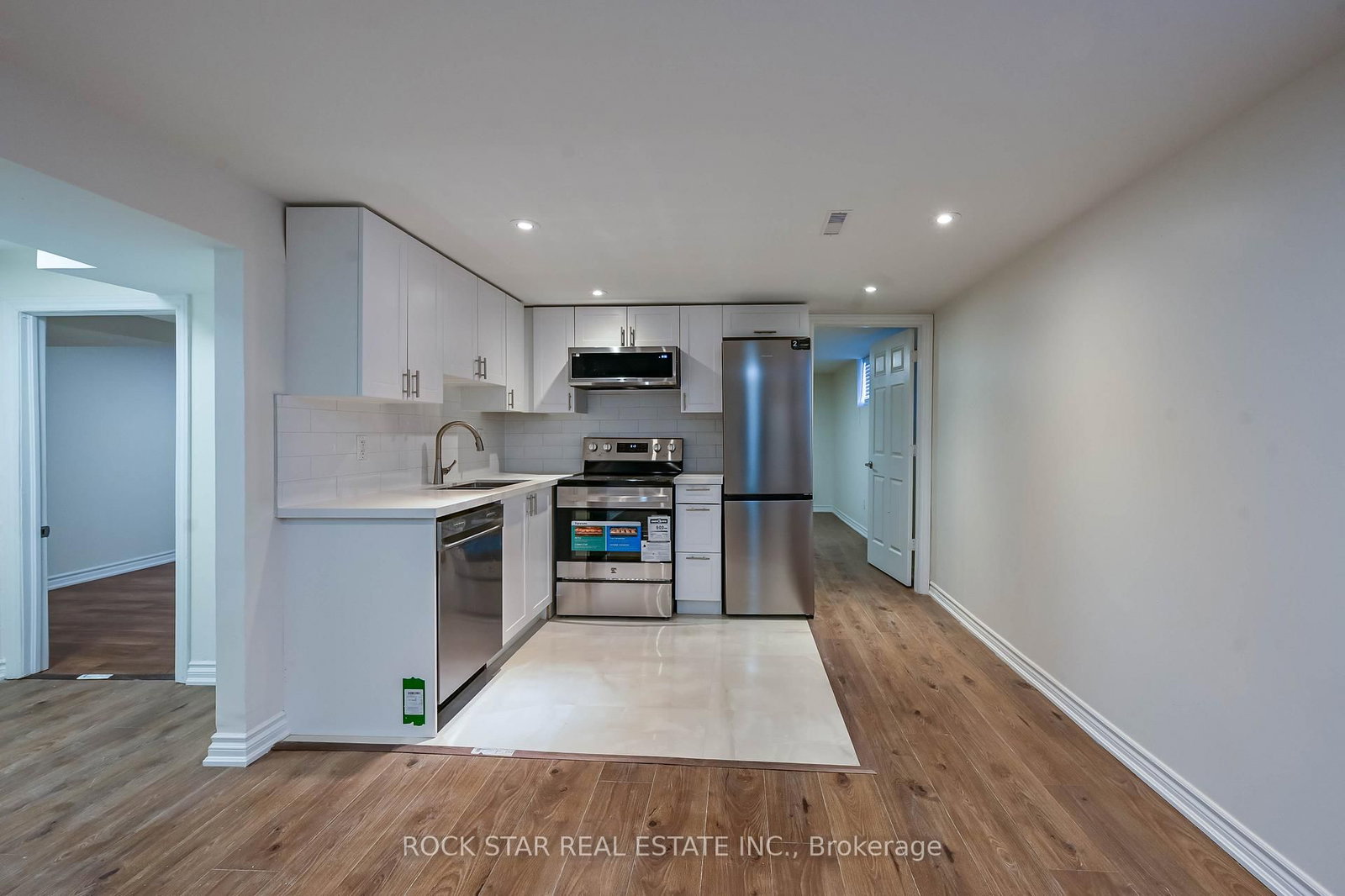 Detached House for sale at 76 Terrace Drive, Hamilton, Ontario, L9A 2Y6 - Balfour - MLS: X12981376