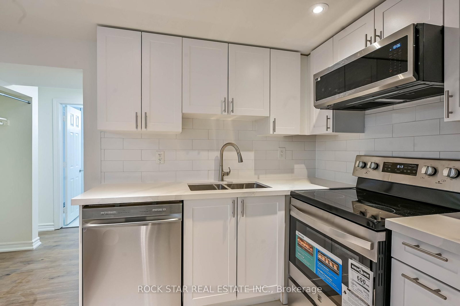 Detached House for sale at 76 Terrace Drive, Hamilton, Ontario, L9A 2Y6 - Balfour - MLS: X12981376