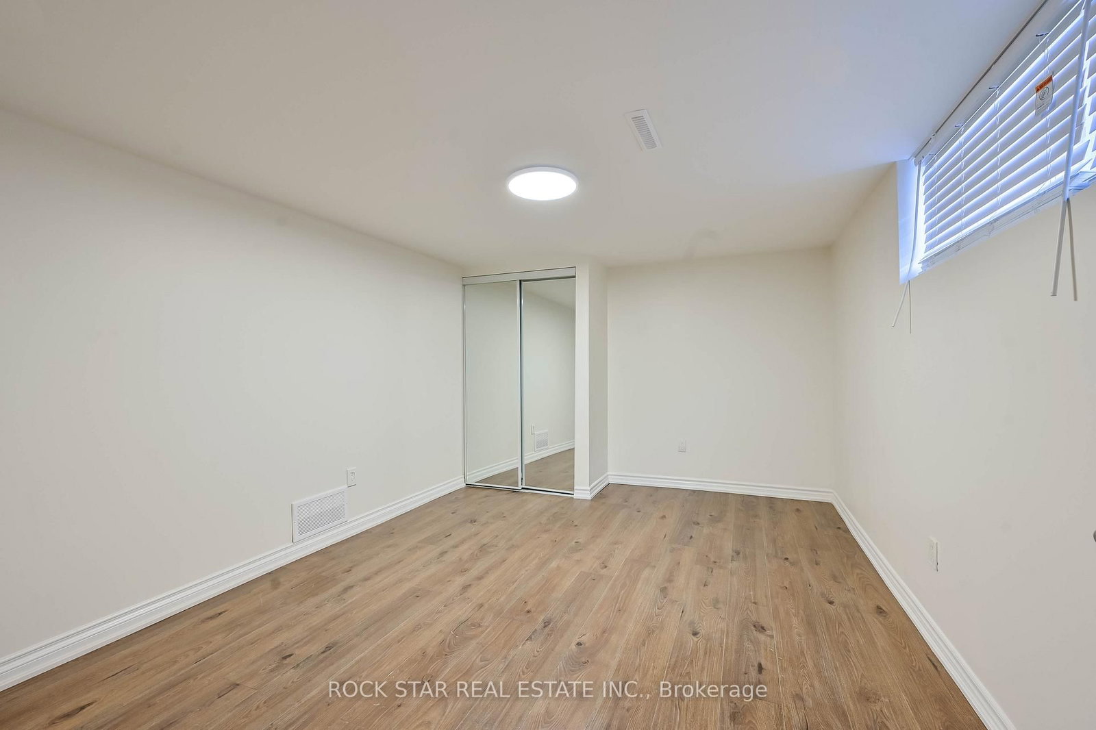 Detached House for sale at 76 Terrace Drive, Hamilton, Ontario, L9A 2Y6 - Balfour - MLS: X12981376