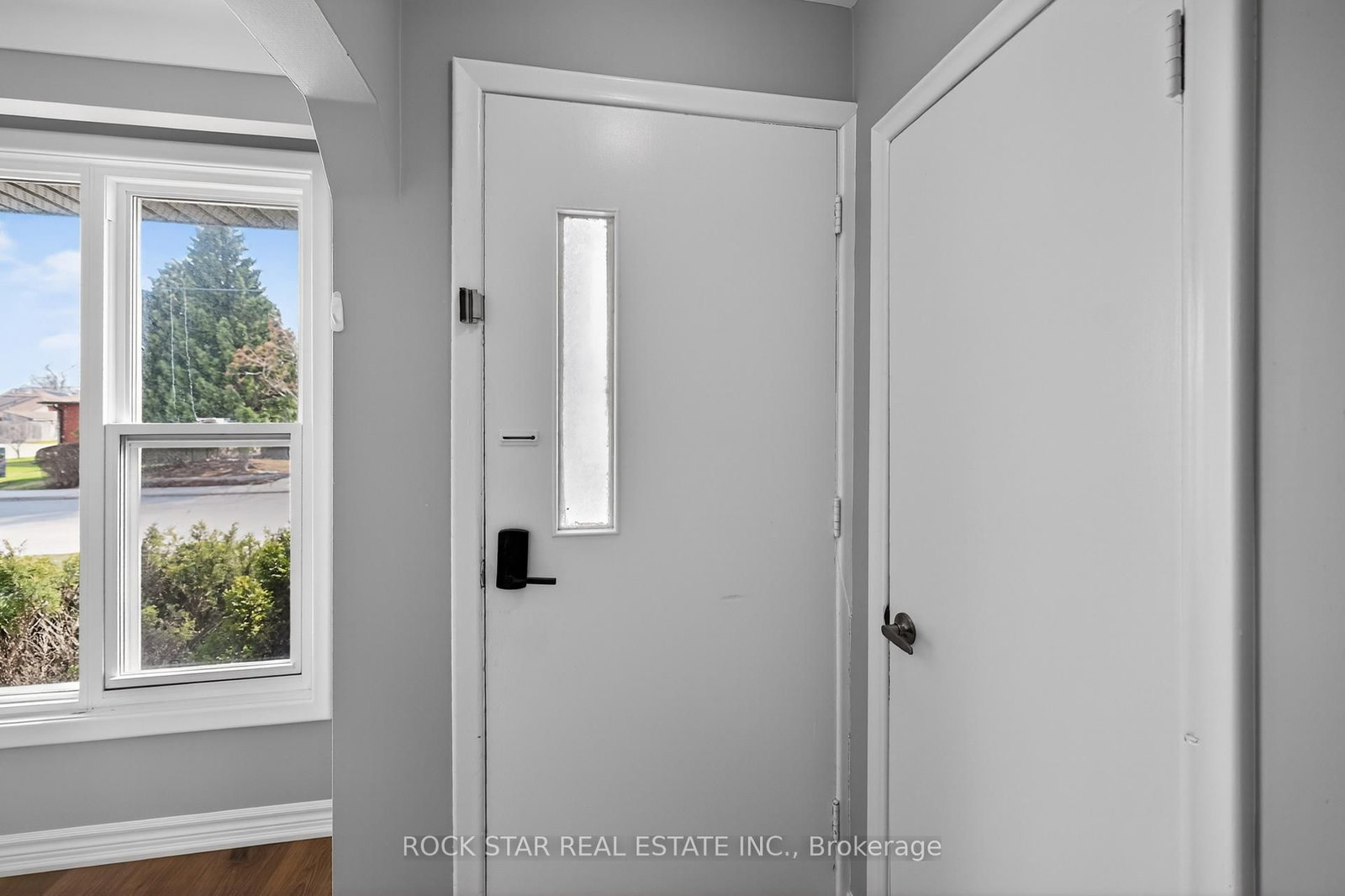 Detached House for sale at 76 Terrace Drive, Hamilton, Ontario, L9A 2Y6 - Balfour - MLS: X12981376