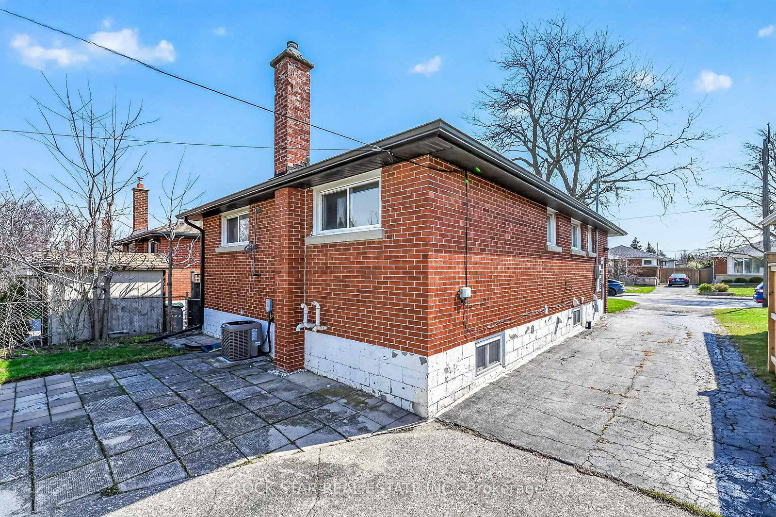 Detached House for sale at 76 Terrace Drive, Hamilton, Ontario, L9A 2Y6 - Balfour - MLS: X12981376