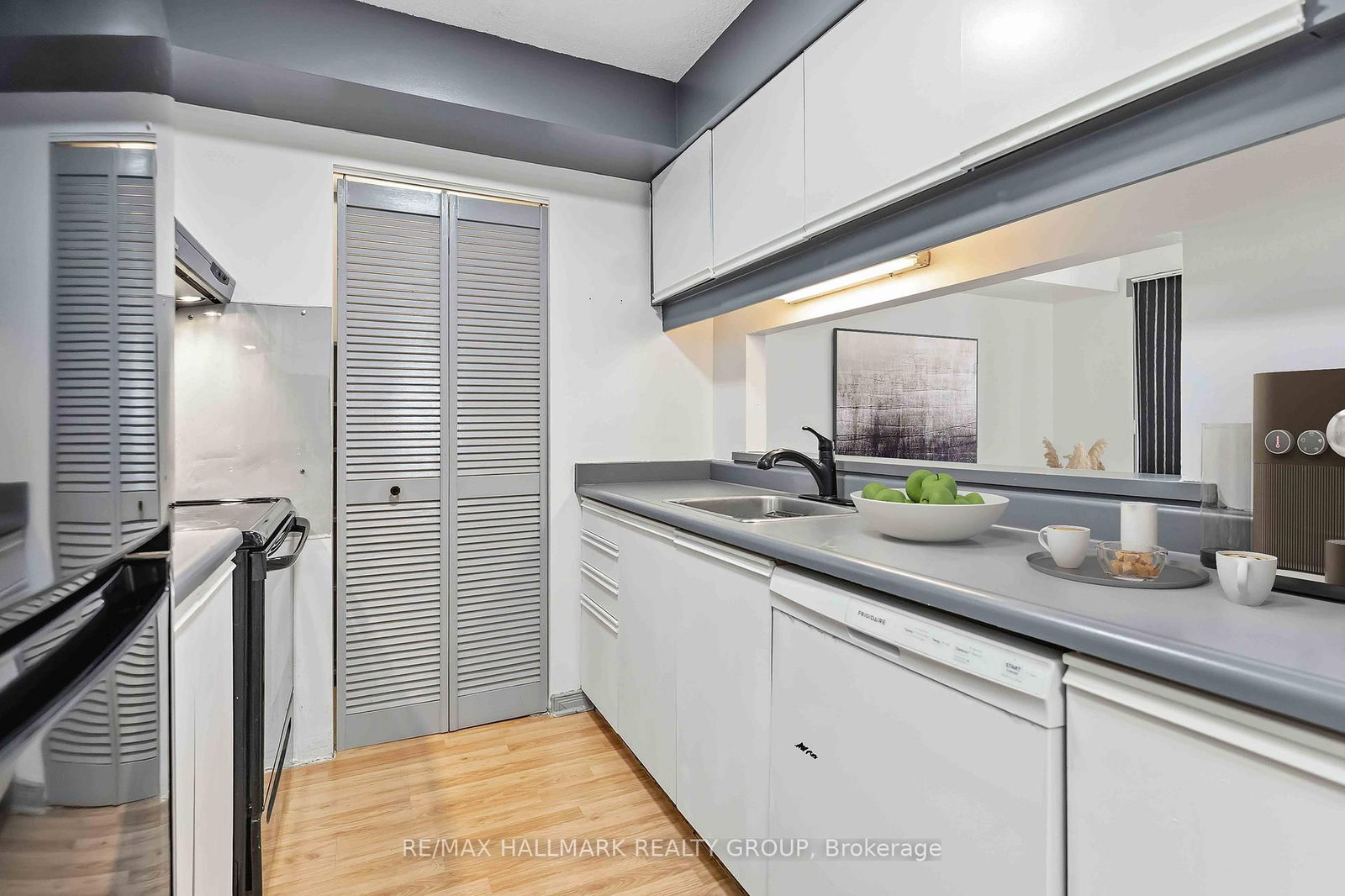 199 Kent Street N, Unit 1602 - Photo 17