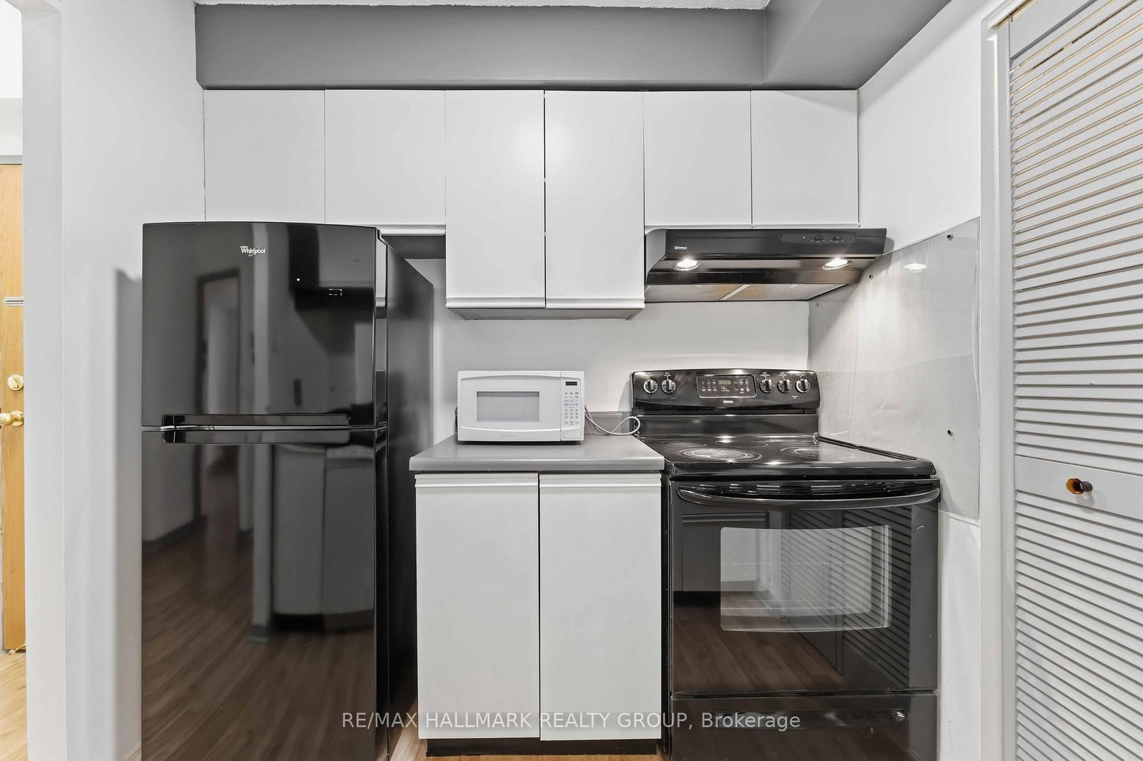 199 Kent Street N, Unit 1602 - Photo 27