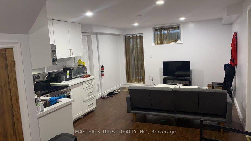 home for lease on 76 Kortright Road E