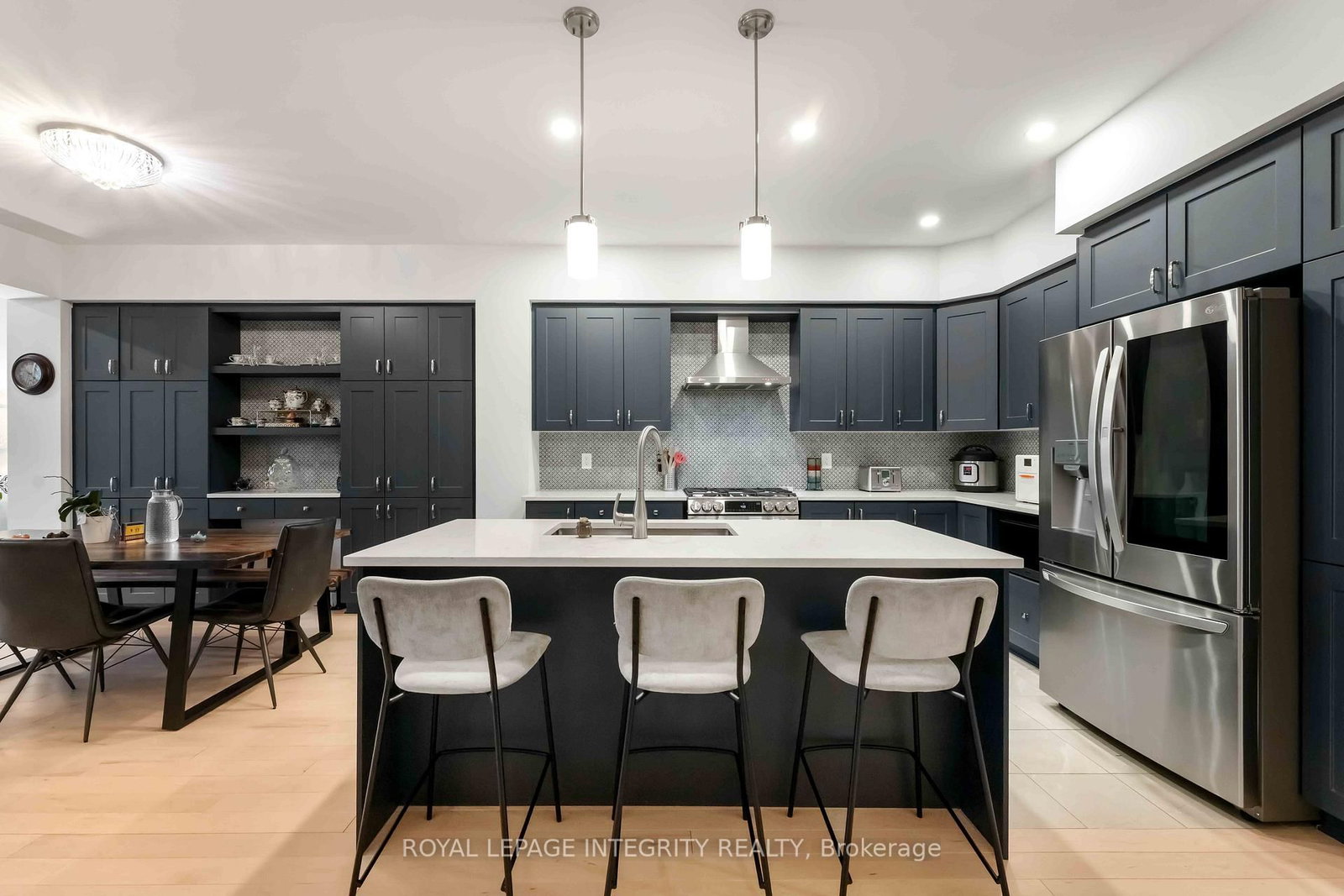 221 Finsbury Avenue - Photo 10