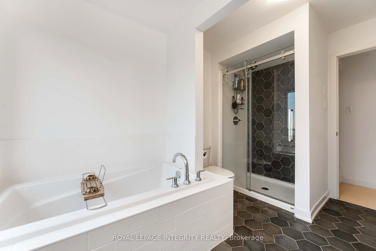 221 Finsbury Avenue - Photo 28