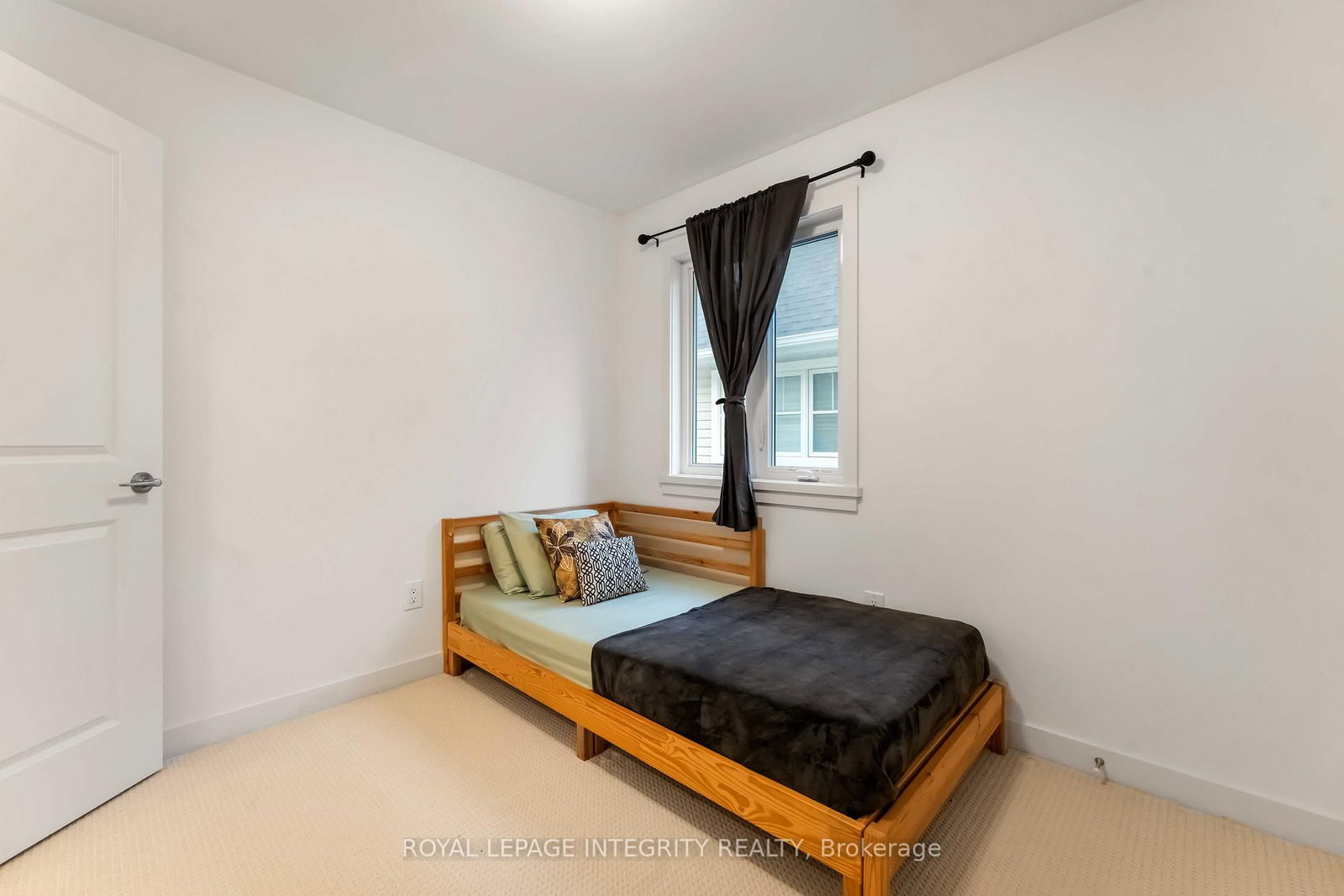 221 Finsbury Avenue - Photo 30