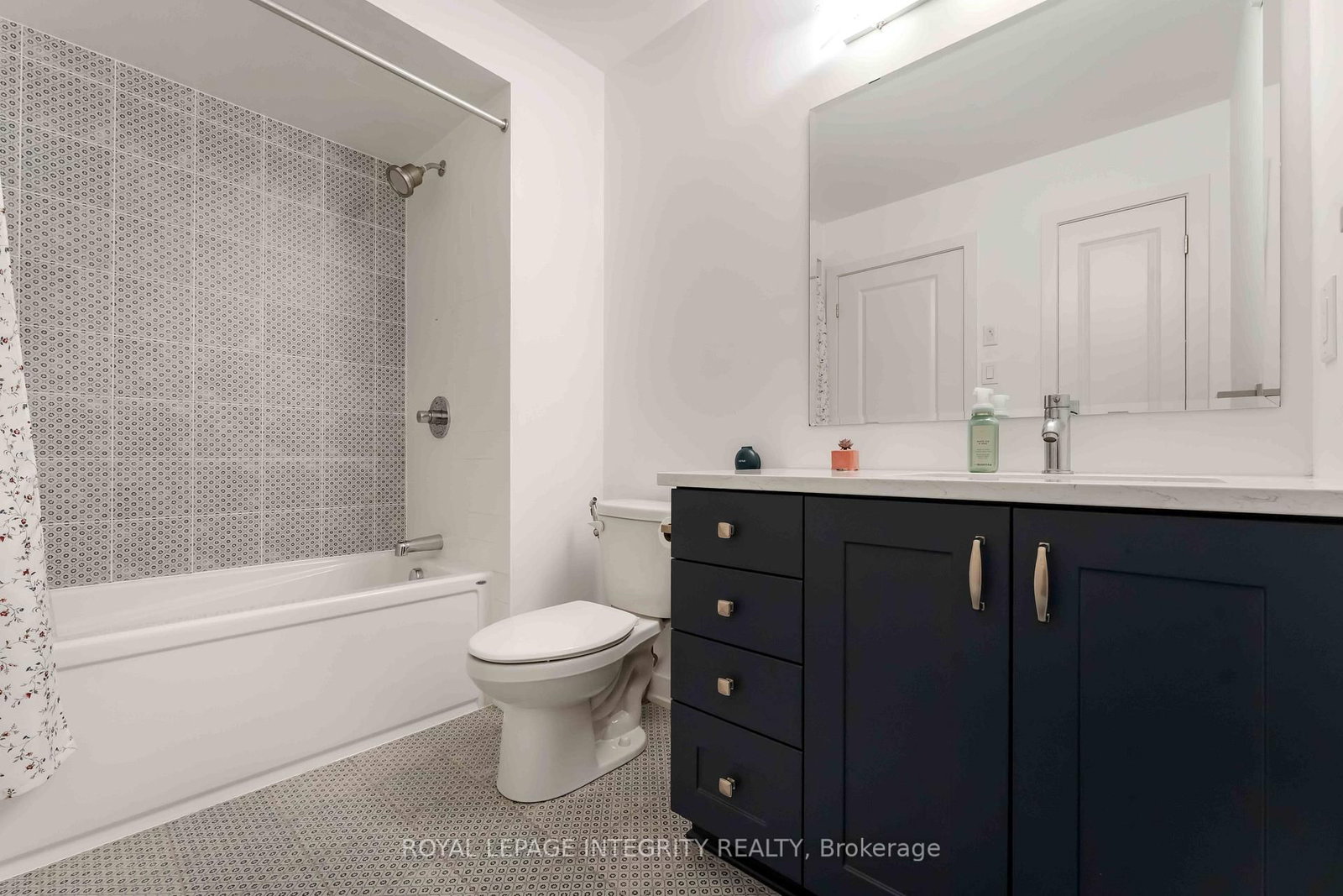 221 Finsbury Avenue - Photo 37