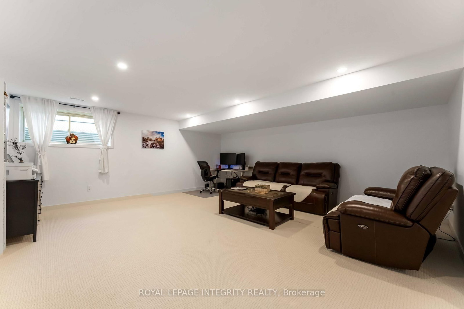 221 Finsbury Avenue - Photo 40